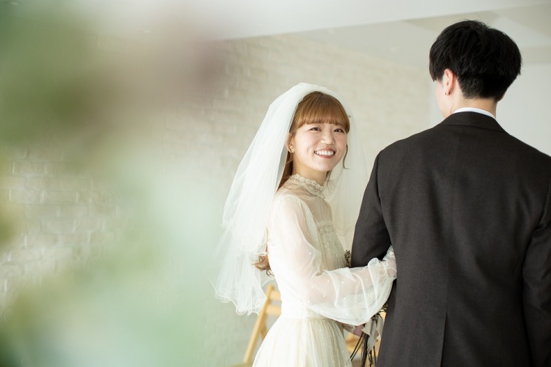 ダウンスタイルとヴィンテージドレス