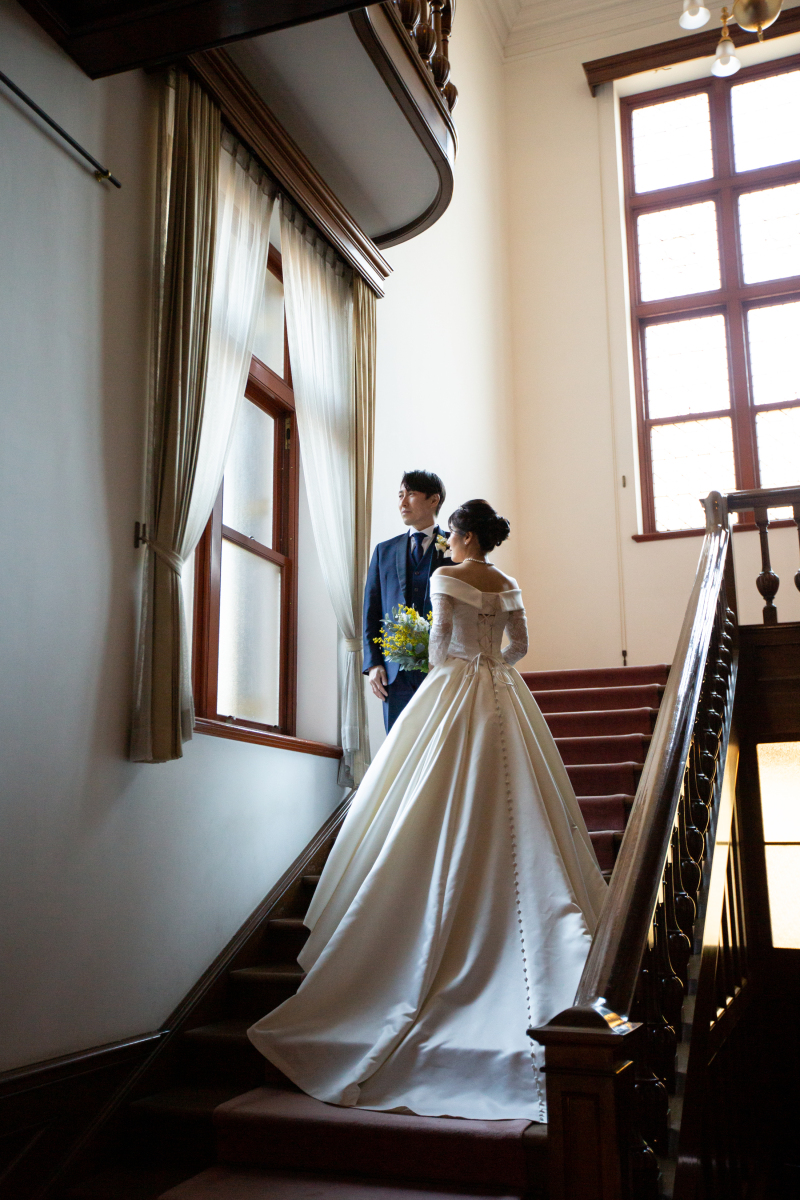 くるみボタンのドレス