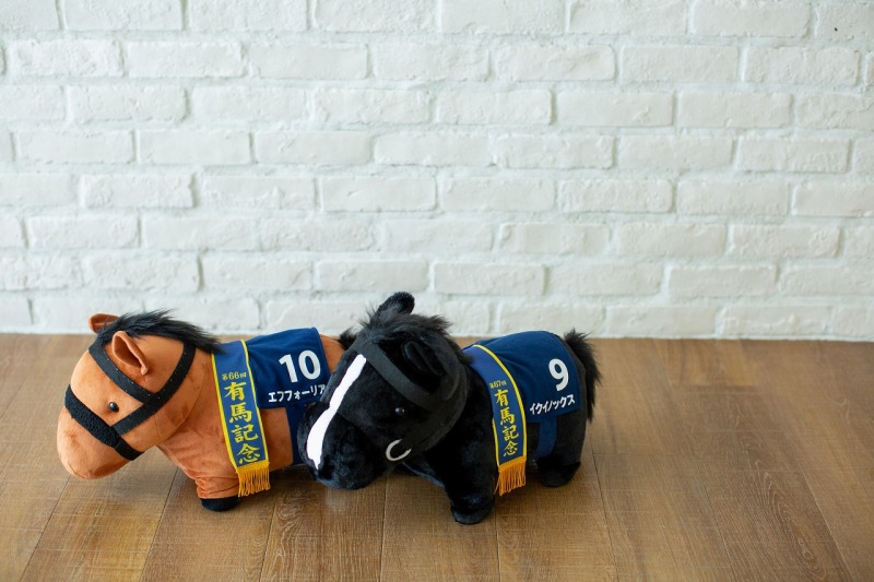 お気に入りの小物と一緒に