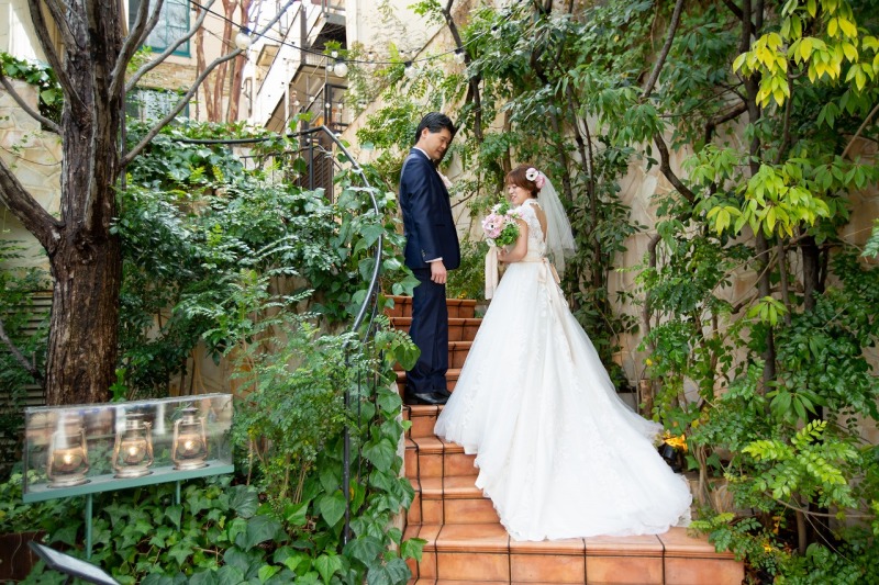 エントランスは緑いっぱい