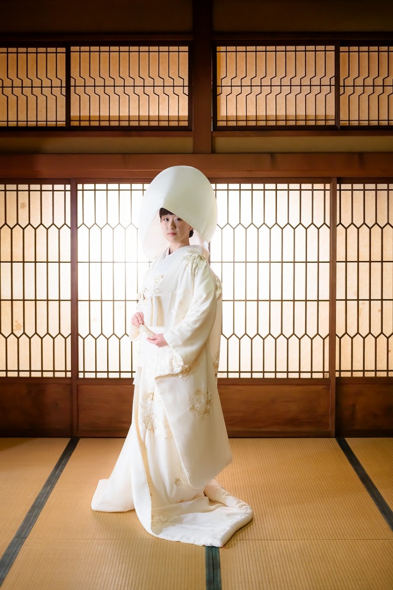 凛とした白無垢姿。