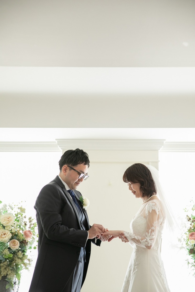 指輪交換シーンもしっかりと