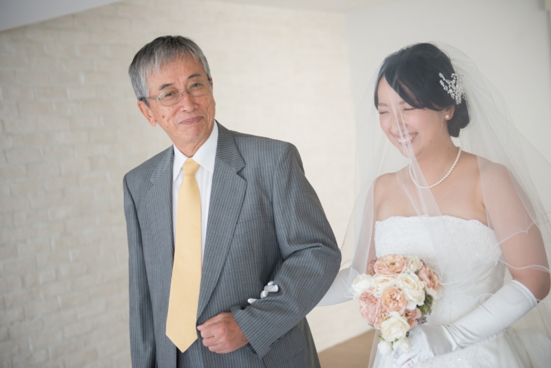 お父様とバージンロードを歩くシーンを！