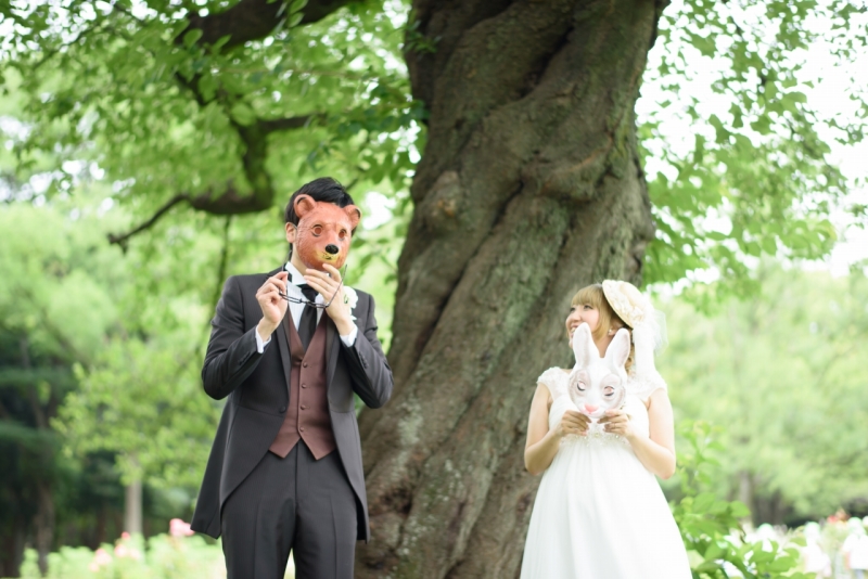 熊とウサギのウエディング