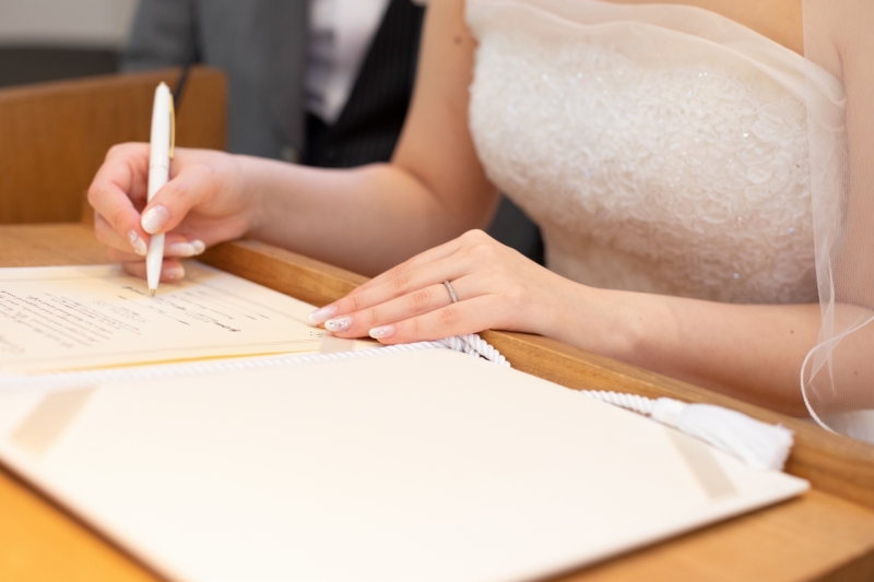 署名シーンも撮影します