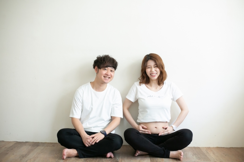 私服でもマタニティ衣装でも両方撮影します