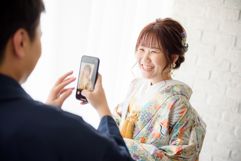 ご新婦様を撮るご新郎様