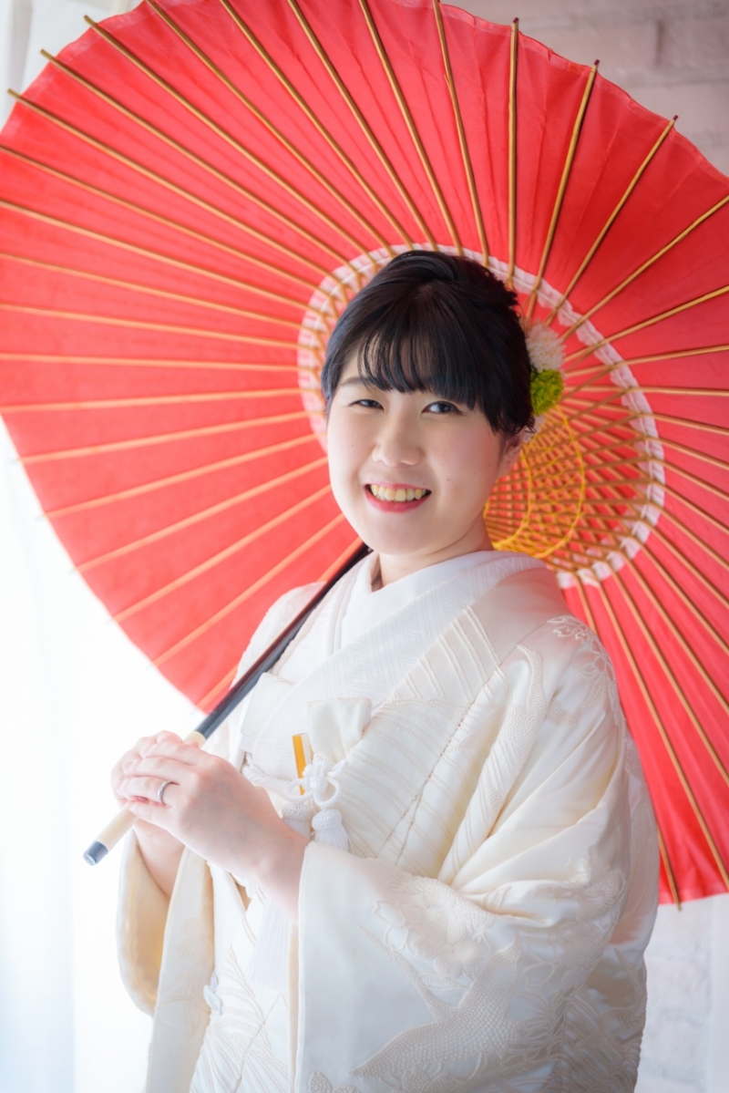 赤の和傘をポイントに