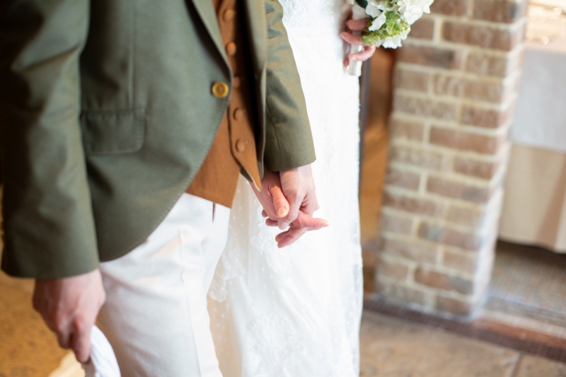 手つなぎポーズ