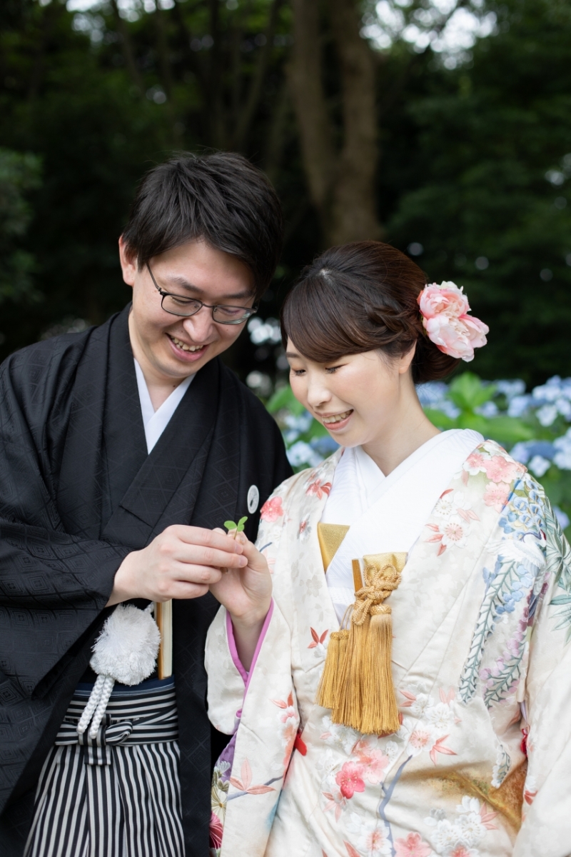 四葉のクローバーと一緒に