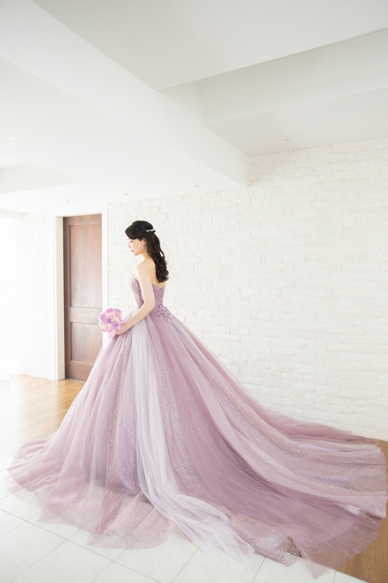 美しく広がるドレス