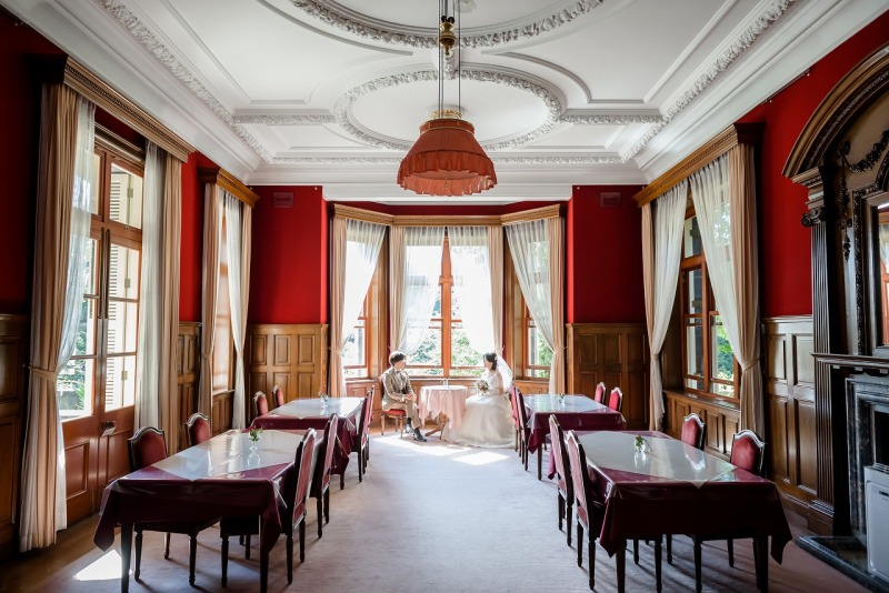 印象的な赤い壁