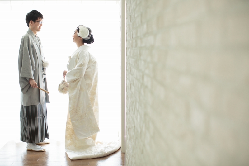 白無垢にトーク帽で洋装テイストをプラスして