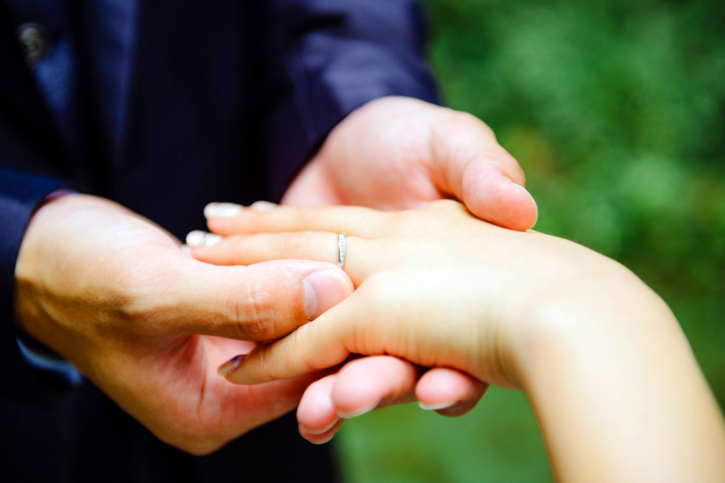 指輪交換のシーンも!