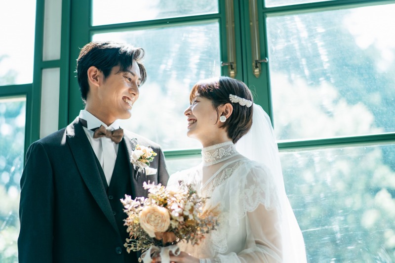 ショートカットにヴィンテージドレス