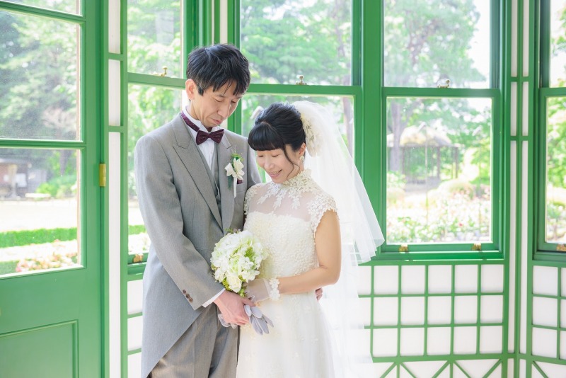 明るい洋館でフォトウエディング