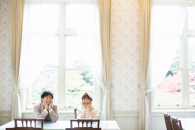 写真を見せた人には、素敵なドレスと古河邸の雰囲気がとても合っていてと好評でした。