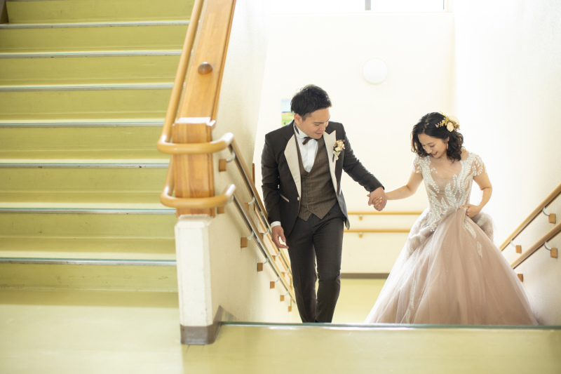 校舎の階段をエスコート★