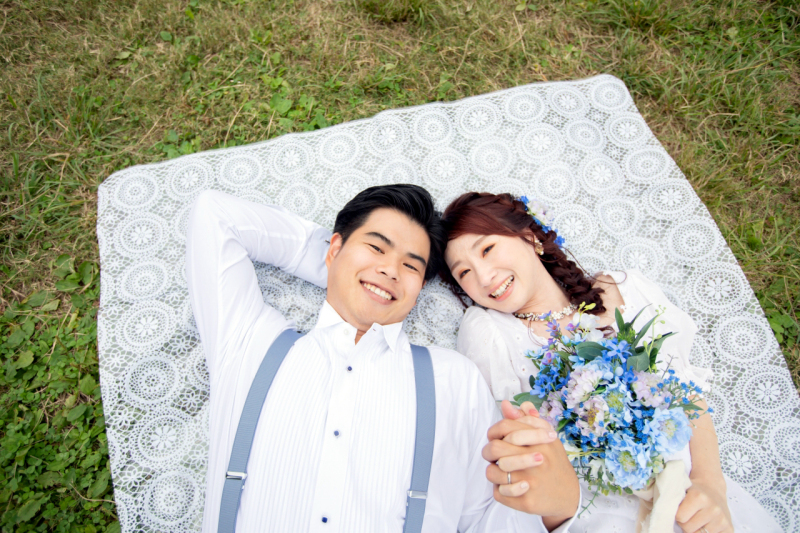 寝っ転がりポーズ