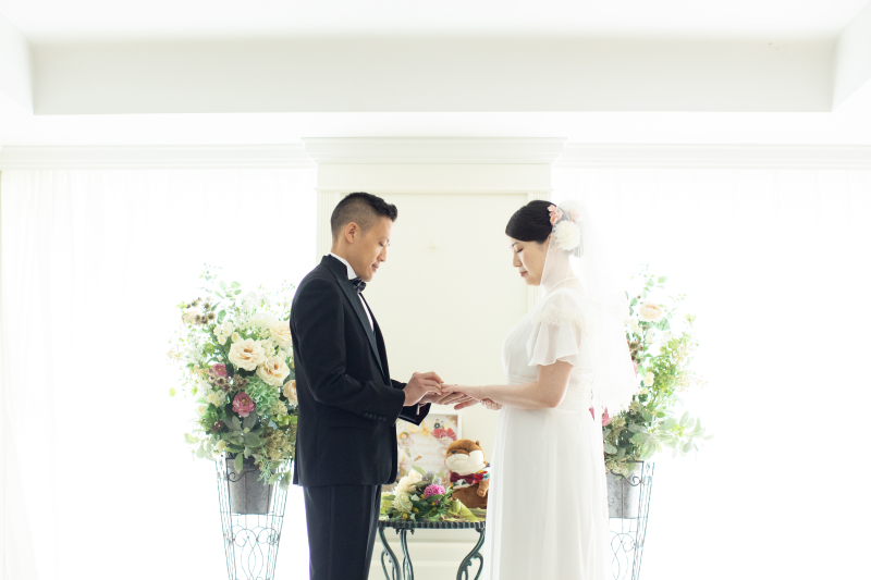 大切な人たちに見守られながら指輪交換を！