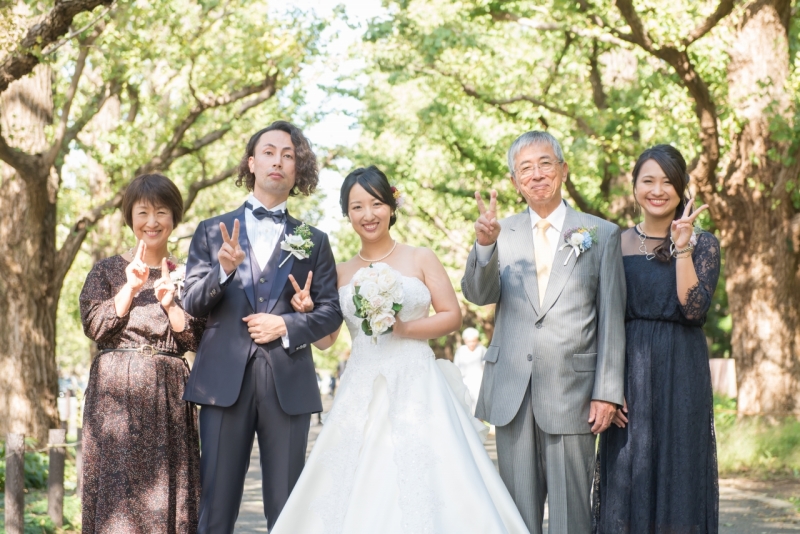 木漏れ日の中で記念撮影