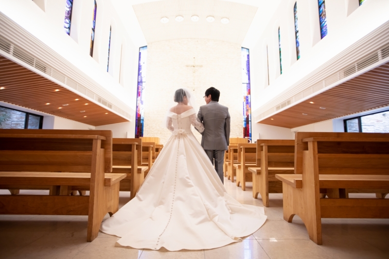 ご結婚式を挙げているようなお写真を