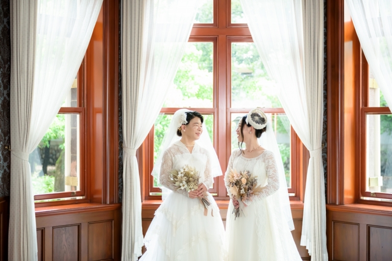 ドレスはおふたりともヴィンテージドレス