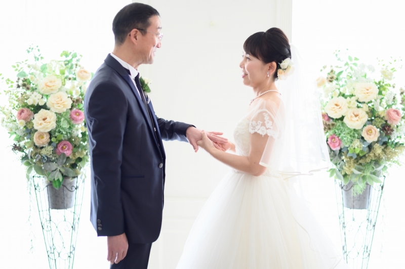 指輪交換のシーンもしっかりと