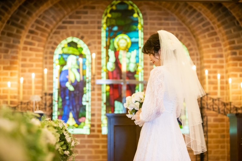 レンガやキャンドルで温かい雰囲気