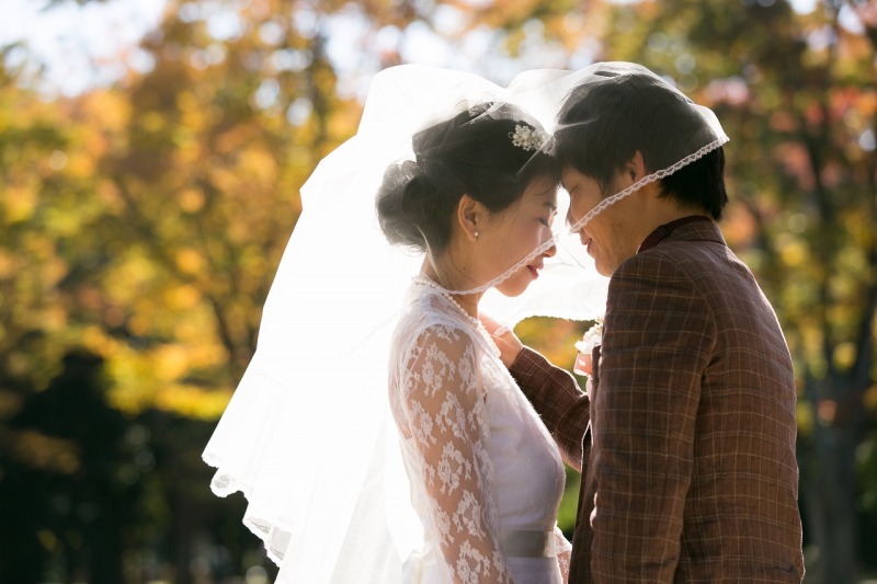 ベールに包まれて