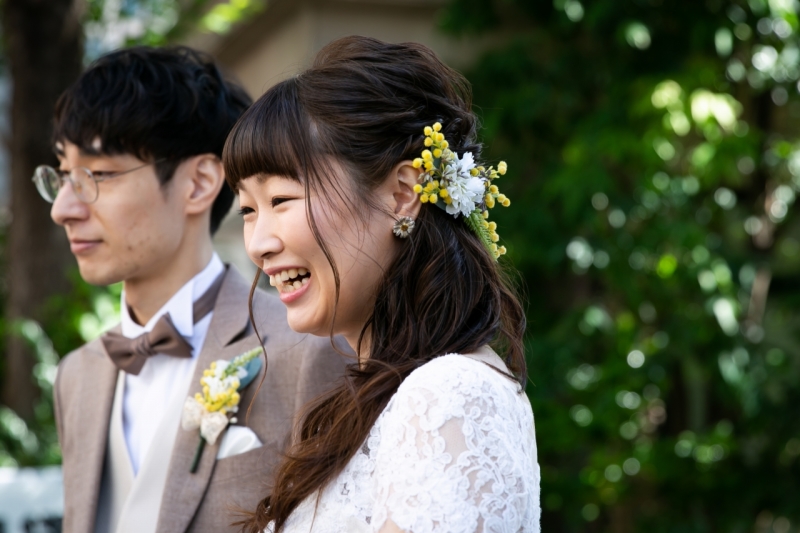 ミモザの髪飾りがお似合い