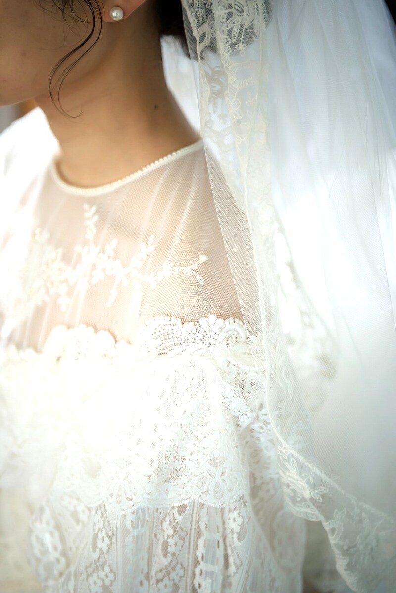 美しいレースのヴィンテージドレスで