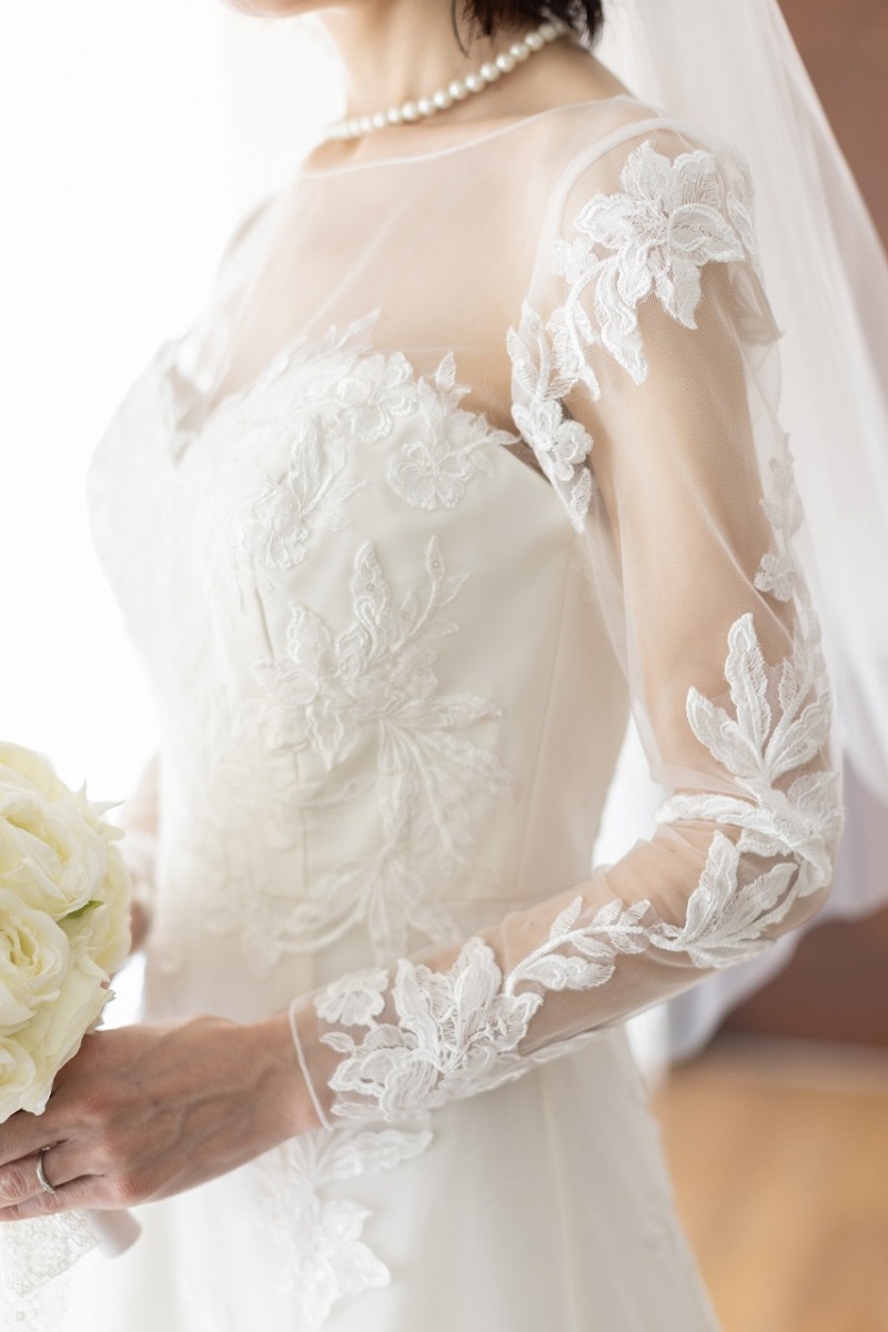 レースが素敵なウエディングドレス