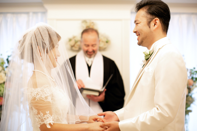 誓いのシーンも笑顔