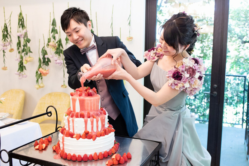 共同作業はフルーツソースがけ！