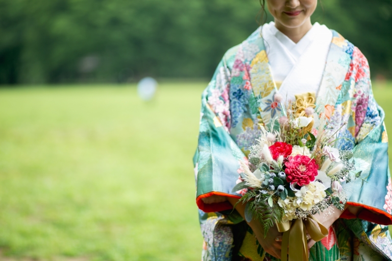色打掛に着替えて緑いっぱいの公園へ