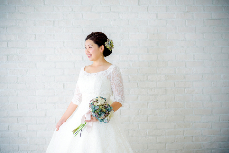 長袖のウエディングドレスで。