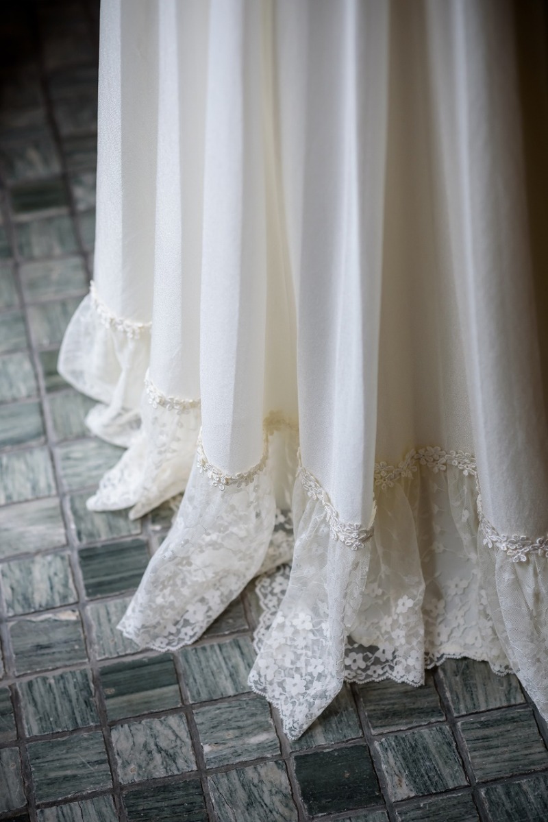 裾のレースも忘れずに