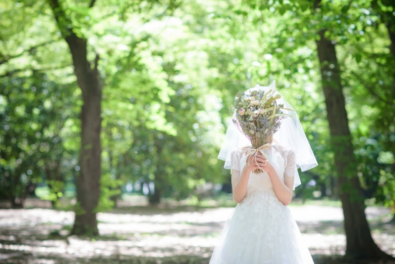 木漏れ日の中で