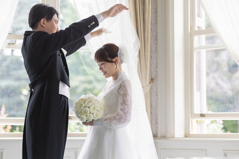 洋館でヴェールアップ