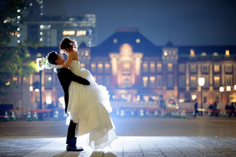 東京駅をバックに夜景撮影はいかが？
