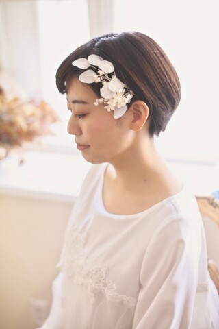 刺繍作家「ayumi」の白の刺繍花飾り