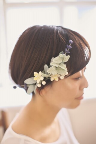 刺繍作家「ayumi」の緑の刺繍花飾り