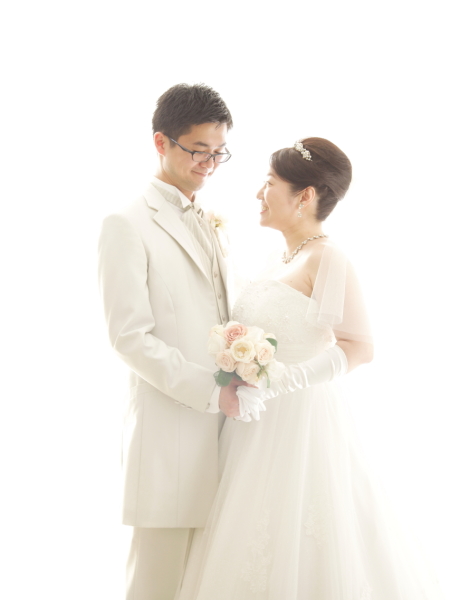 お持ち込みグッズを使用して皆で楽しい撮影に ドレスダブルプラン 撮影日 18年9月30日 Tutu青山スタジオ ブライダルハウスtutu 青山店 東京都でフォトウェディング探すならphotorait お持ち込みグッズを使用して皆で楽しい撮影に ドレスダブルプラン 撮影日 18年9月30日 Tutu青山スタジオ ブライダルハウスtutu 青山店 東京都でフォトウェディング探すならphotorait