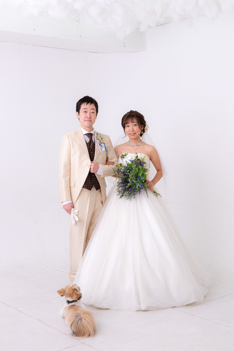 ワンちゃんに見守られながら。