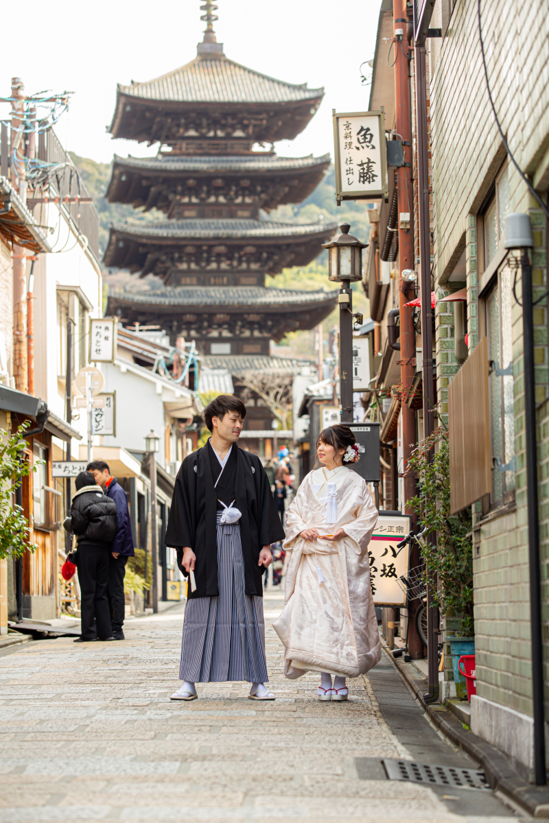 八坂の塔をバックに