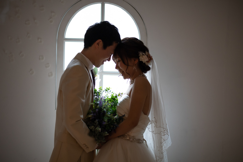 おでことおでこを合わせて。