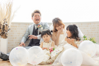 子供たちと一緒にフォトウェディング