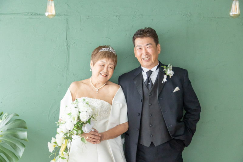 洋装 × スタジオ