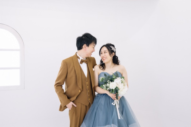 着飾らないラフなスタイルで。